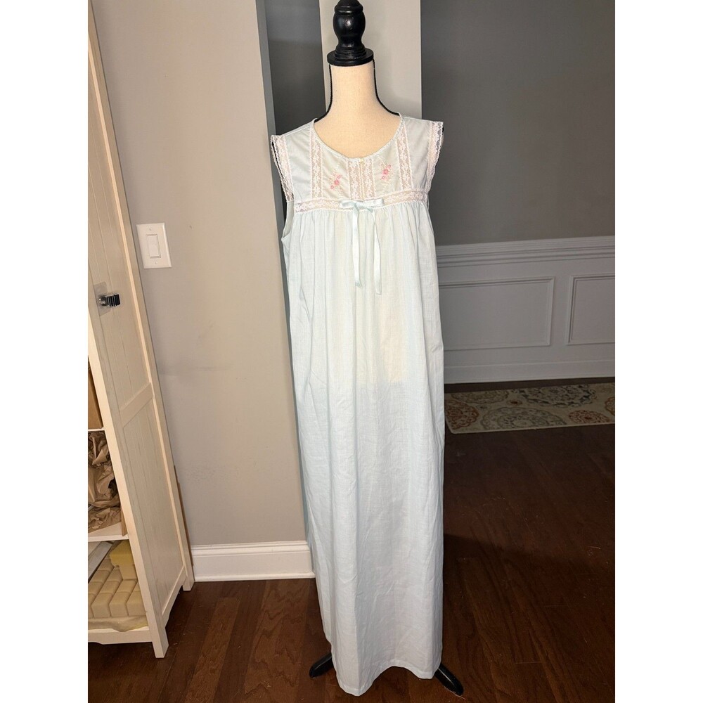 Vintage Shadowline Long Night Gown w/Lace & Embroiderey Blue Sz L